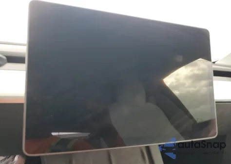 2023 Tesla Model Y z USA, uszkodzony, nr VIN 7SAYGAEE5PF960289